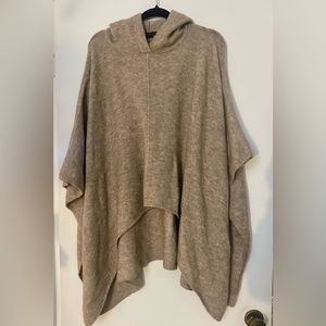 ALICE AND OLIVIA HOODED PONCHO